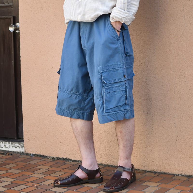 LEVI’S wide cargo shorts
